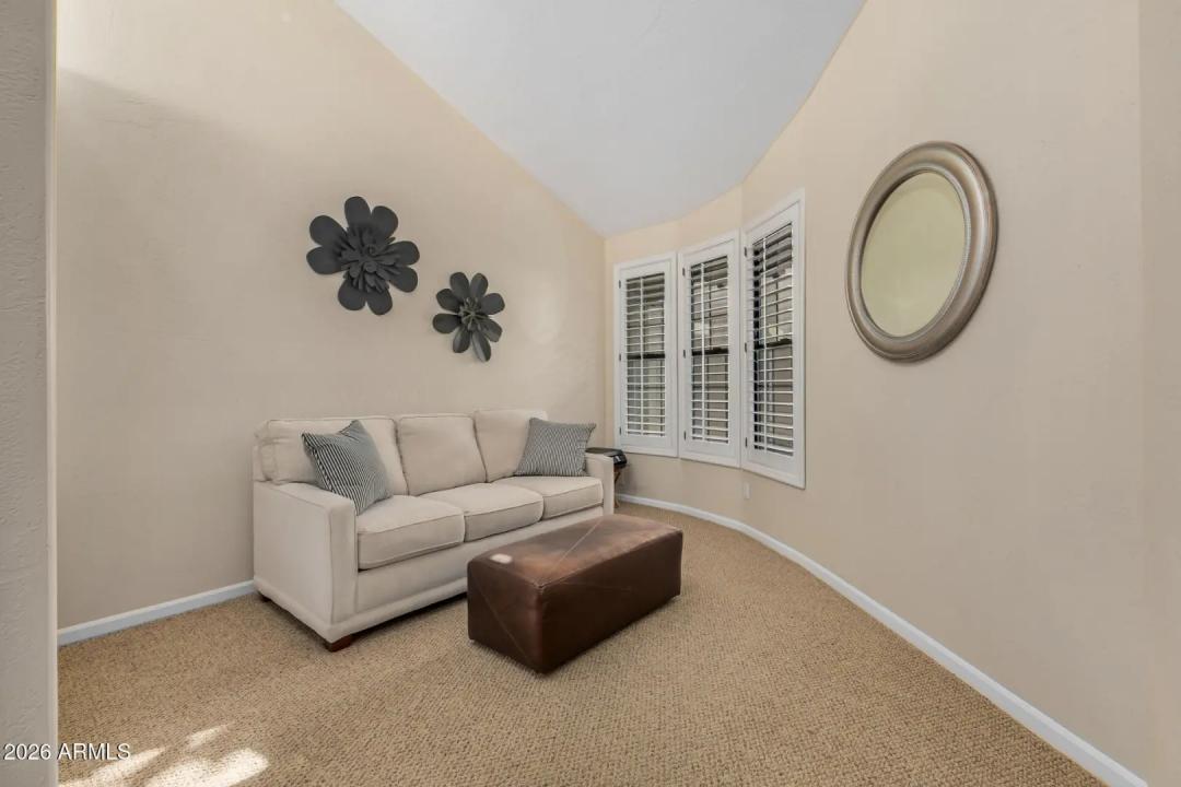 Real Estate Picture 14