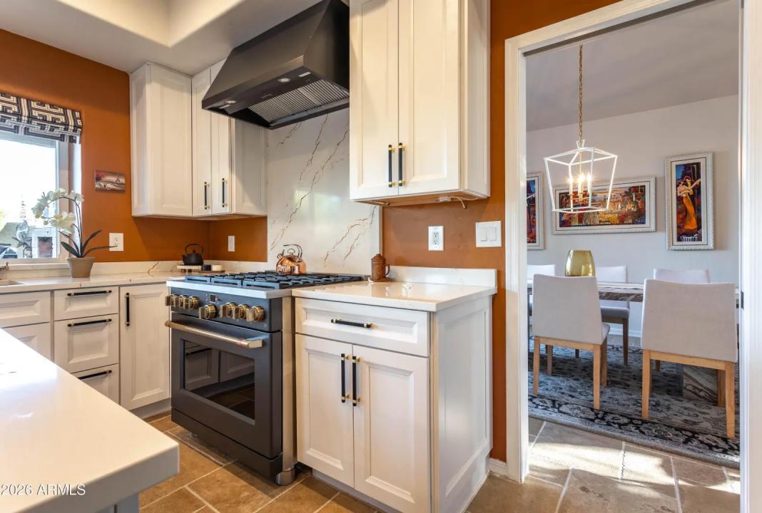 Real Estate Picture 17