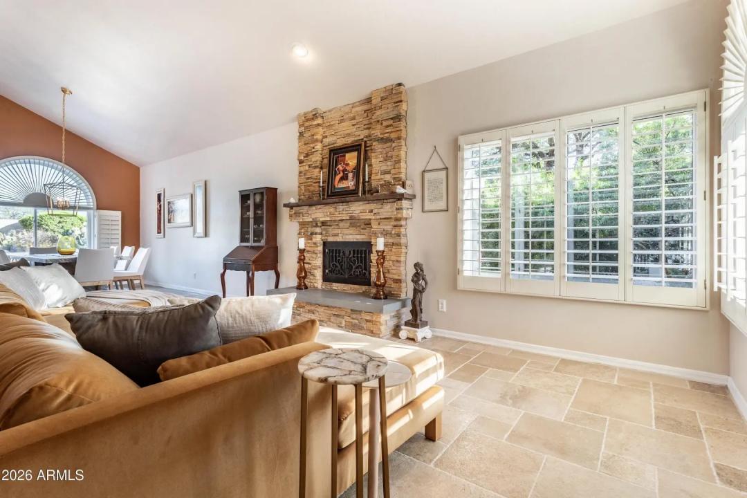 Real Estate Picture 22