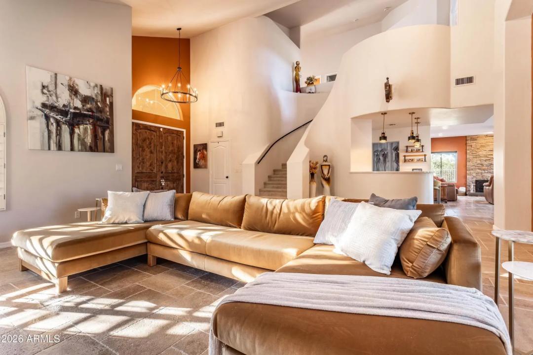 Real Estate Picture 12