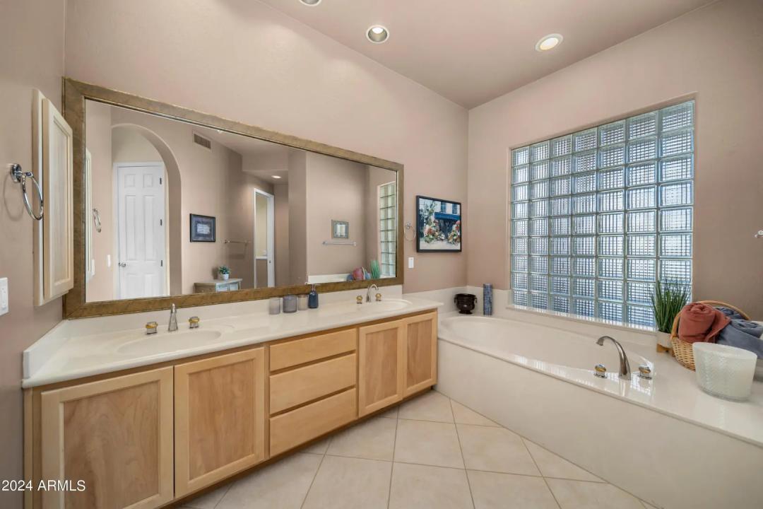 Real Estate Picture 11