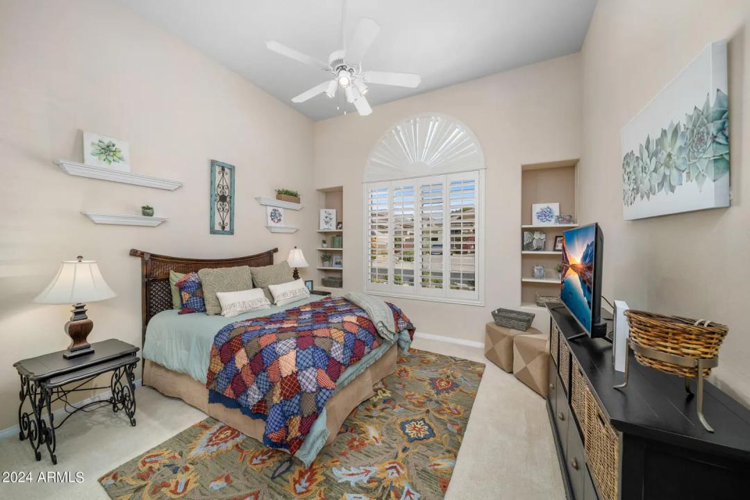 Real Estate Picture 13