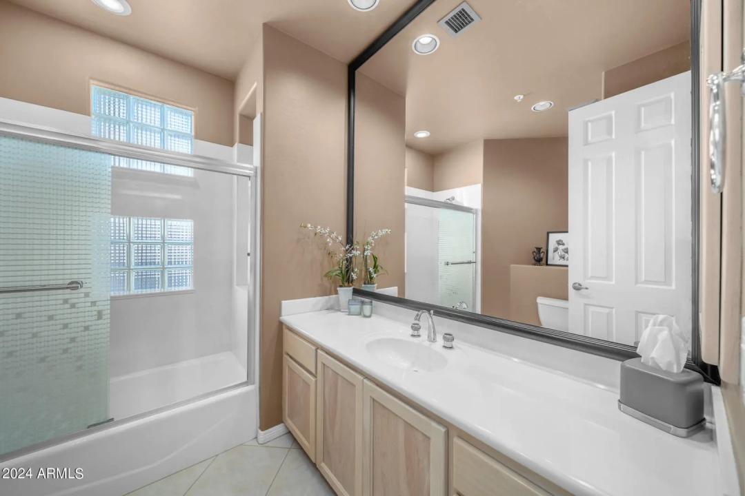 Real Estate Picture 15