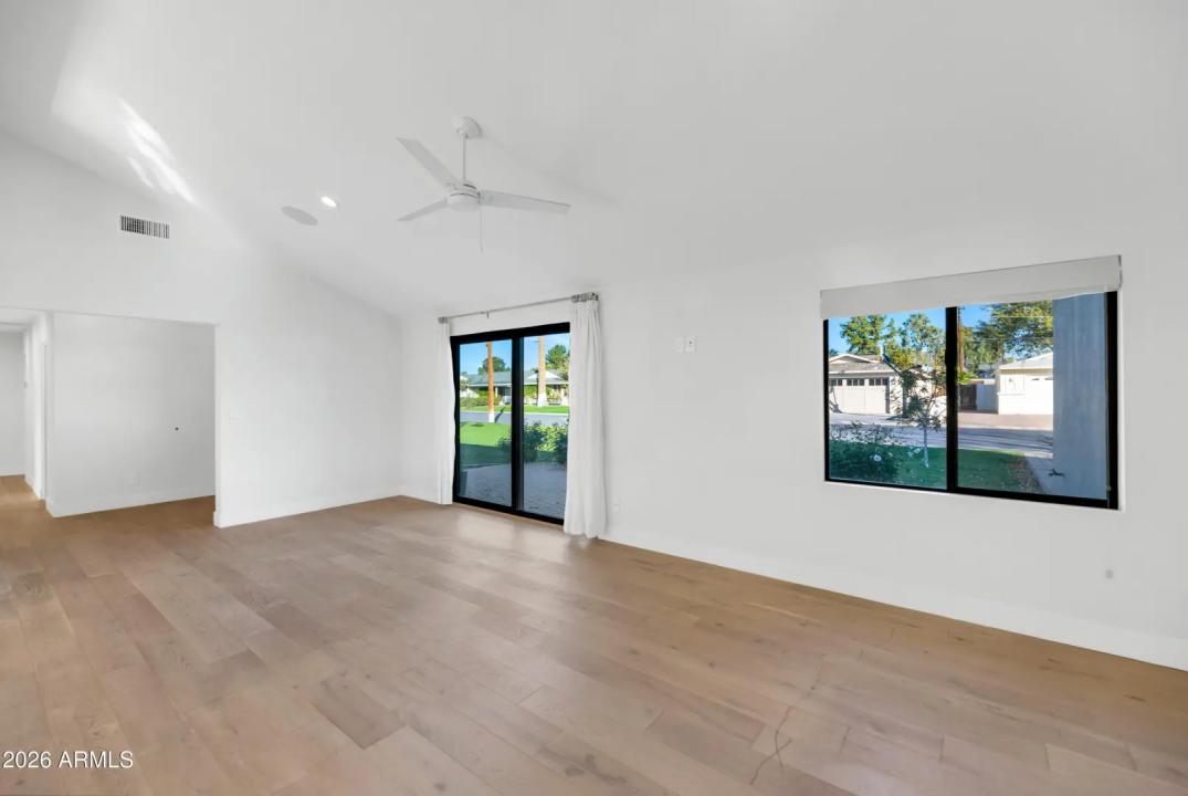 Real Estate Picture 10