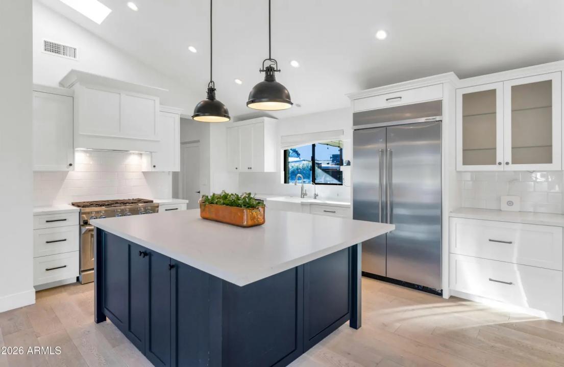 Real Estate Picture 8