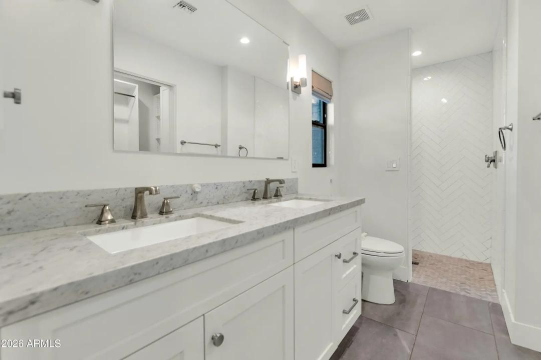 Real Estate Picture 15