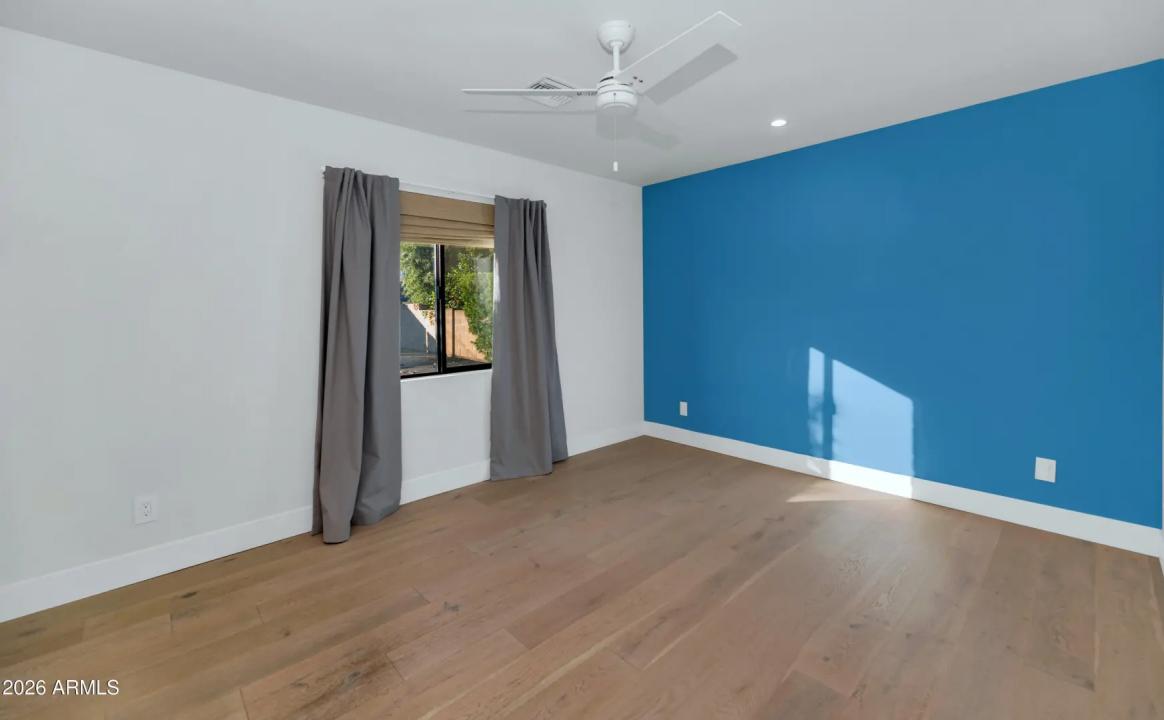 Real Estate Picture 18