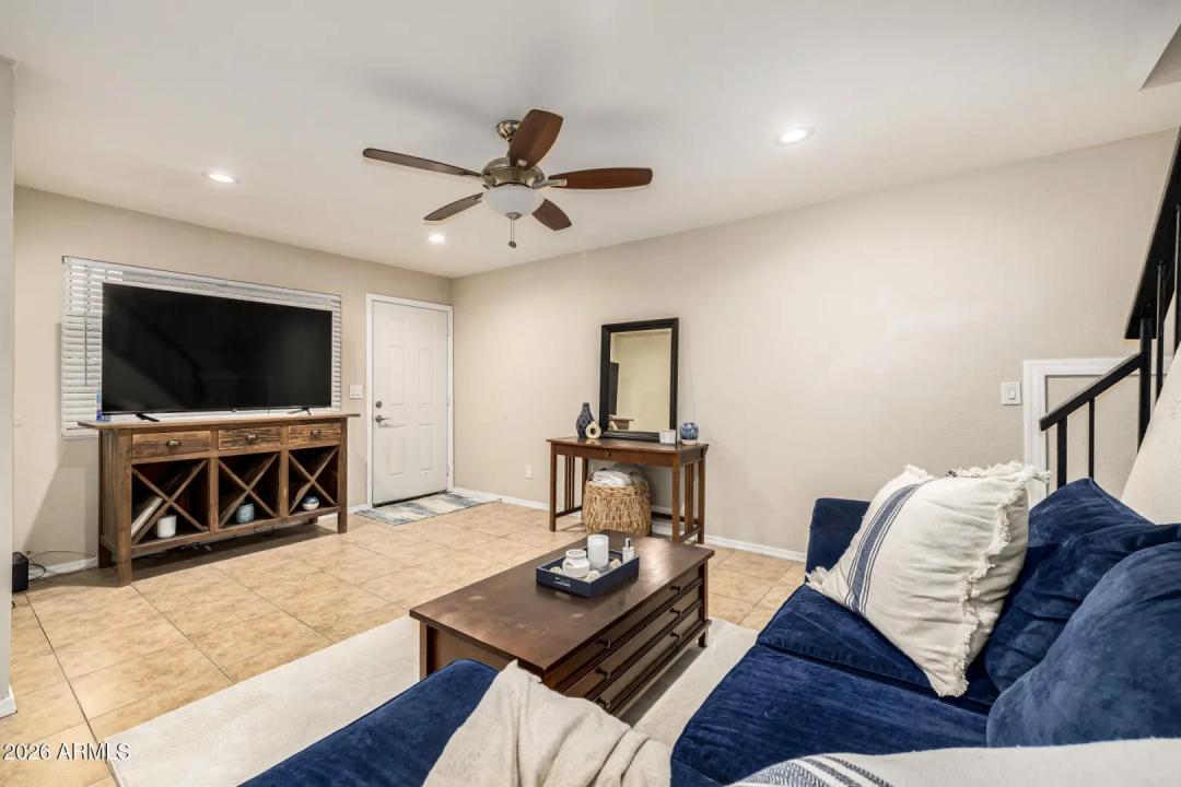 Real Estate Picture 5