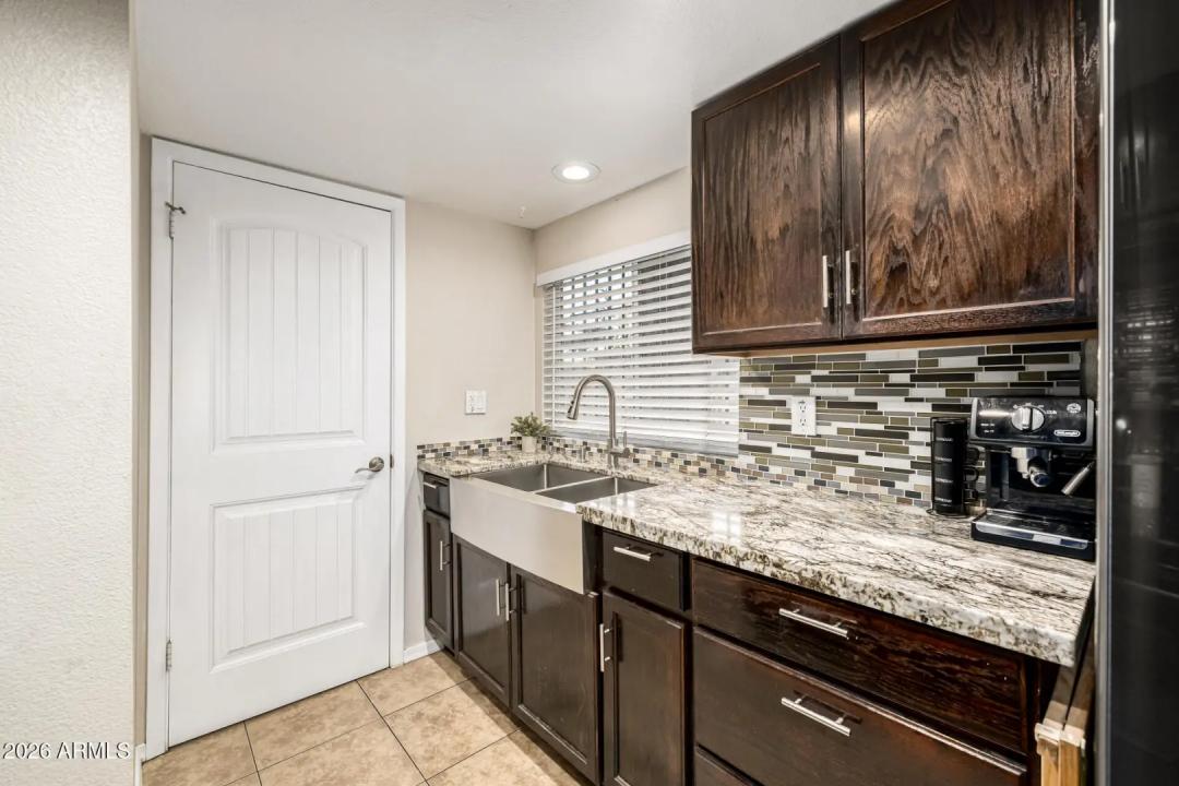 Real Estate Picture 14