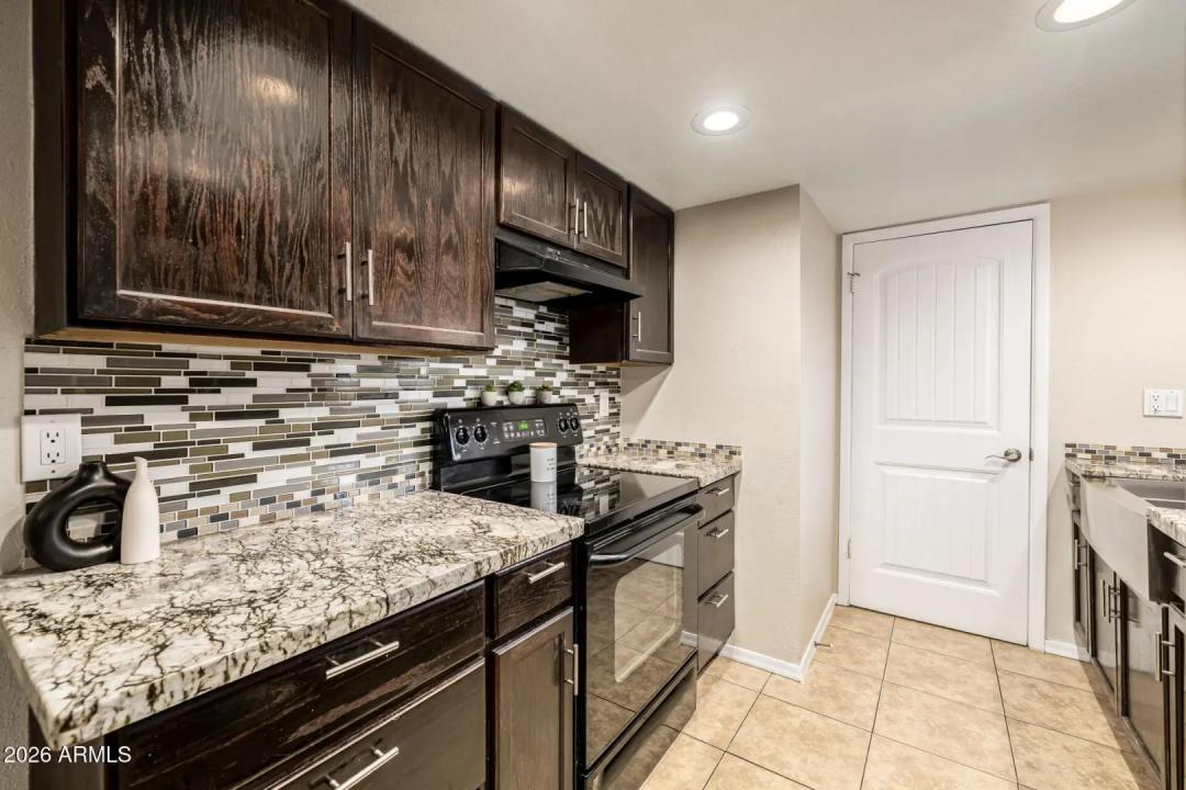 Real Estate Picture 15