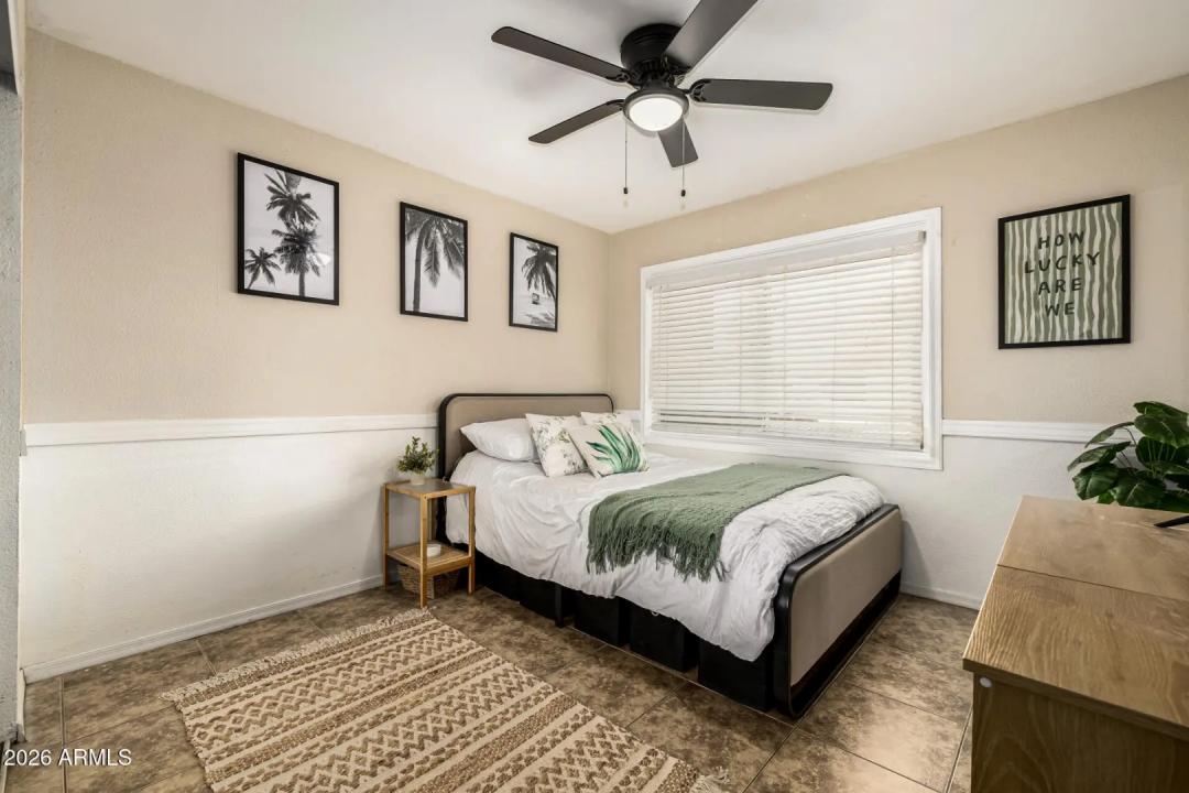 Real Estate Picture 16