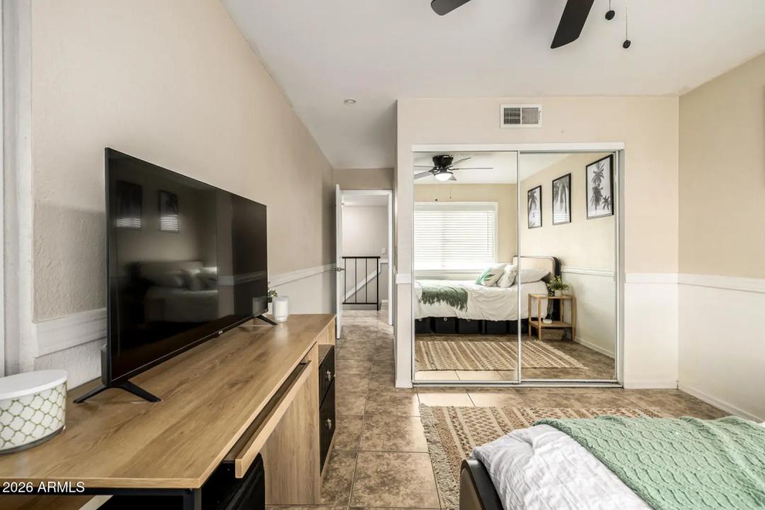 Real Estate Picture 19