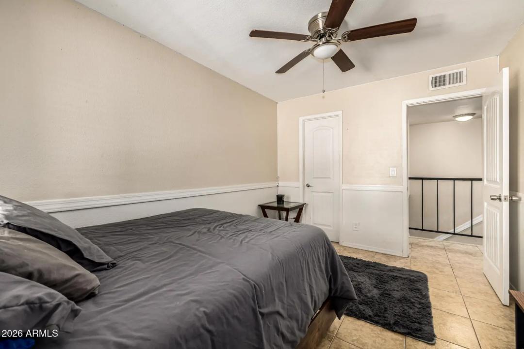 Real Estate Picture 24