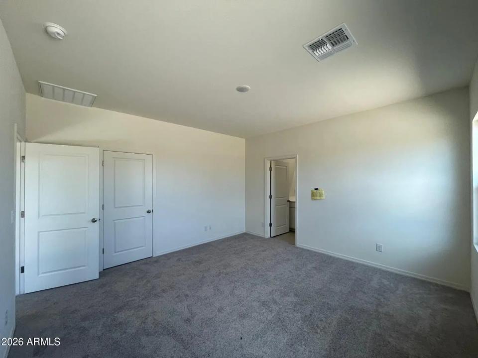 Real Estate Picture 9
