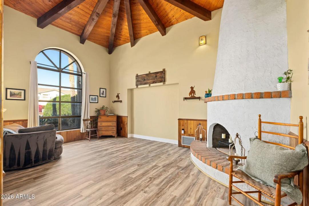 Real Estate Picture 5