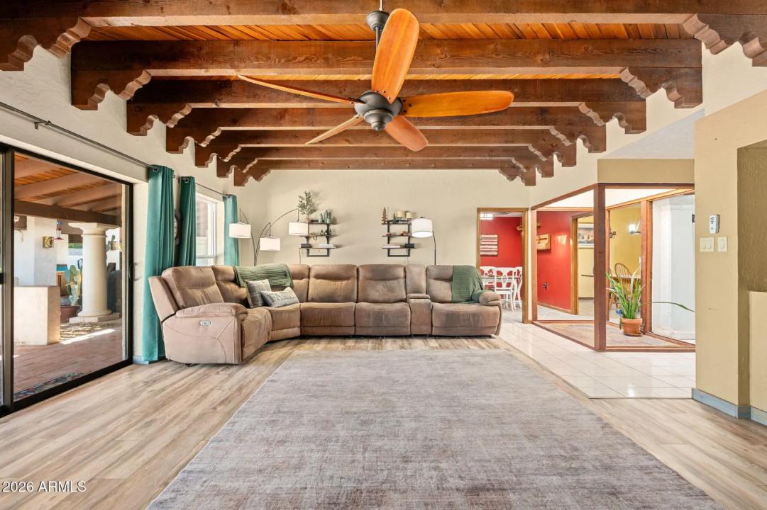 Real Estate Picture 8