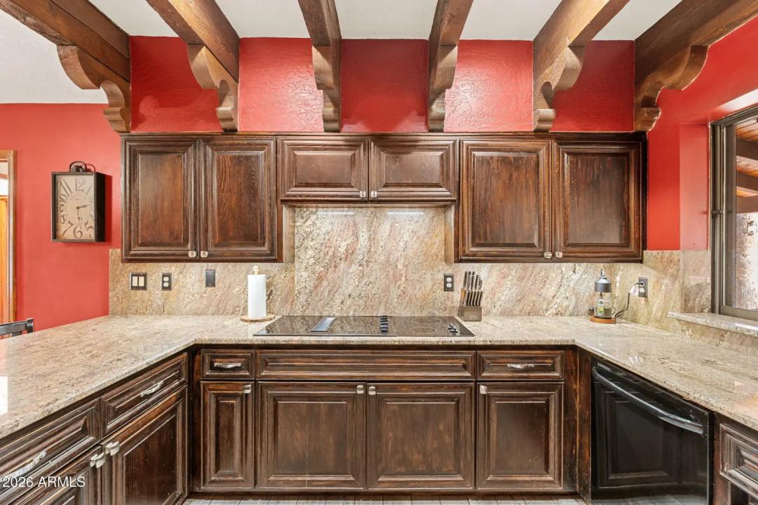 Real Estate Picture 10