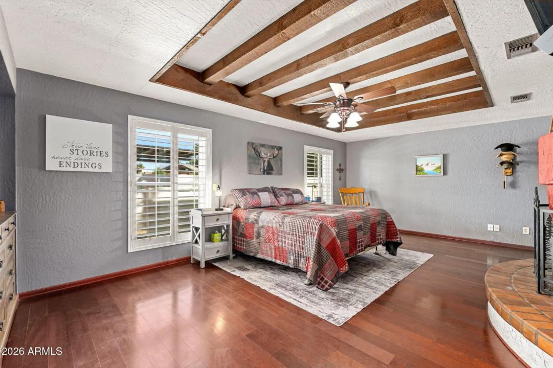 Real Estate Picture 12