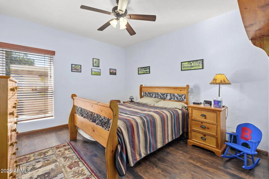 Real Estate Picture 28