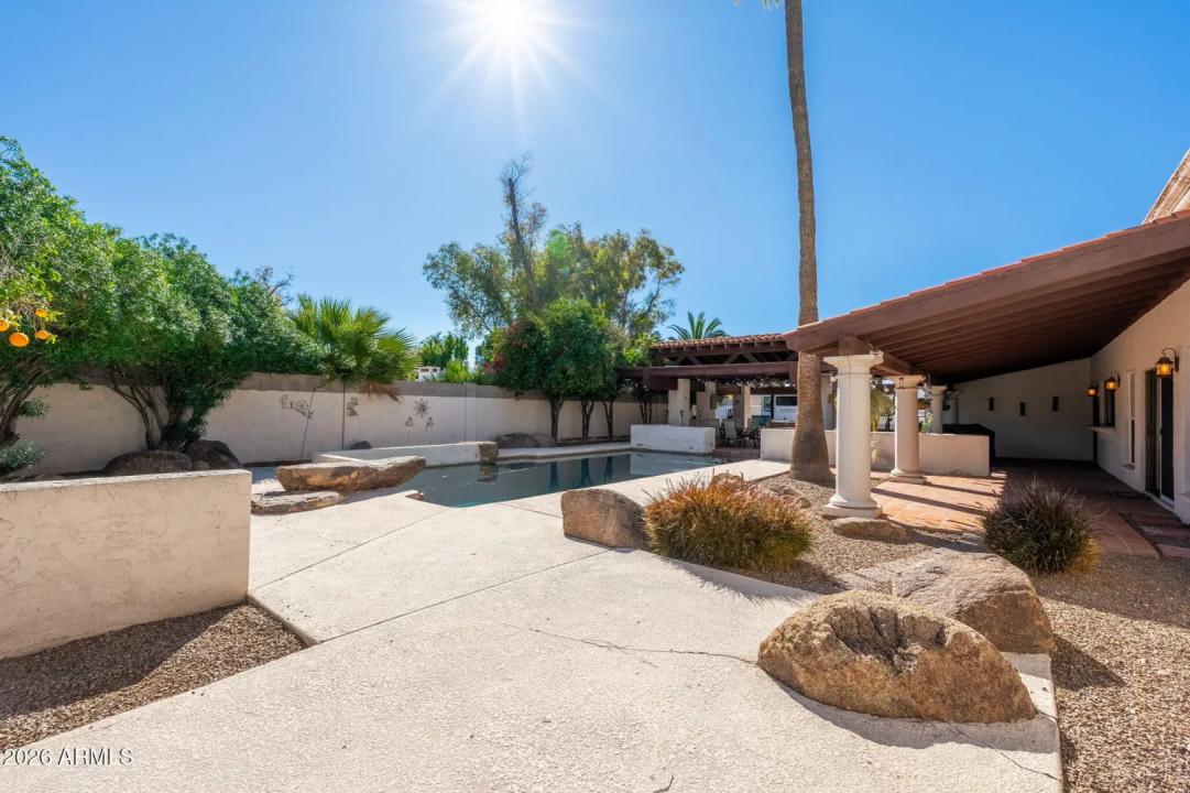 Real Estate Picture 30