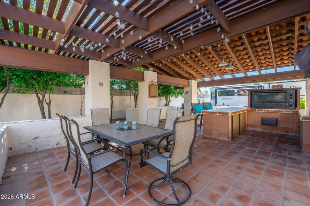 Real Estate Picture 17