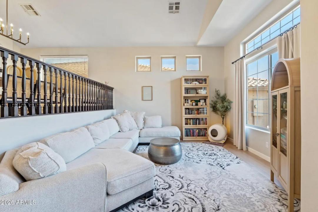 Real Estate Picture 7