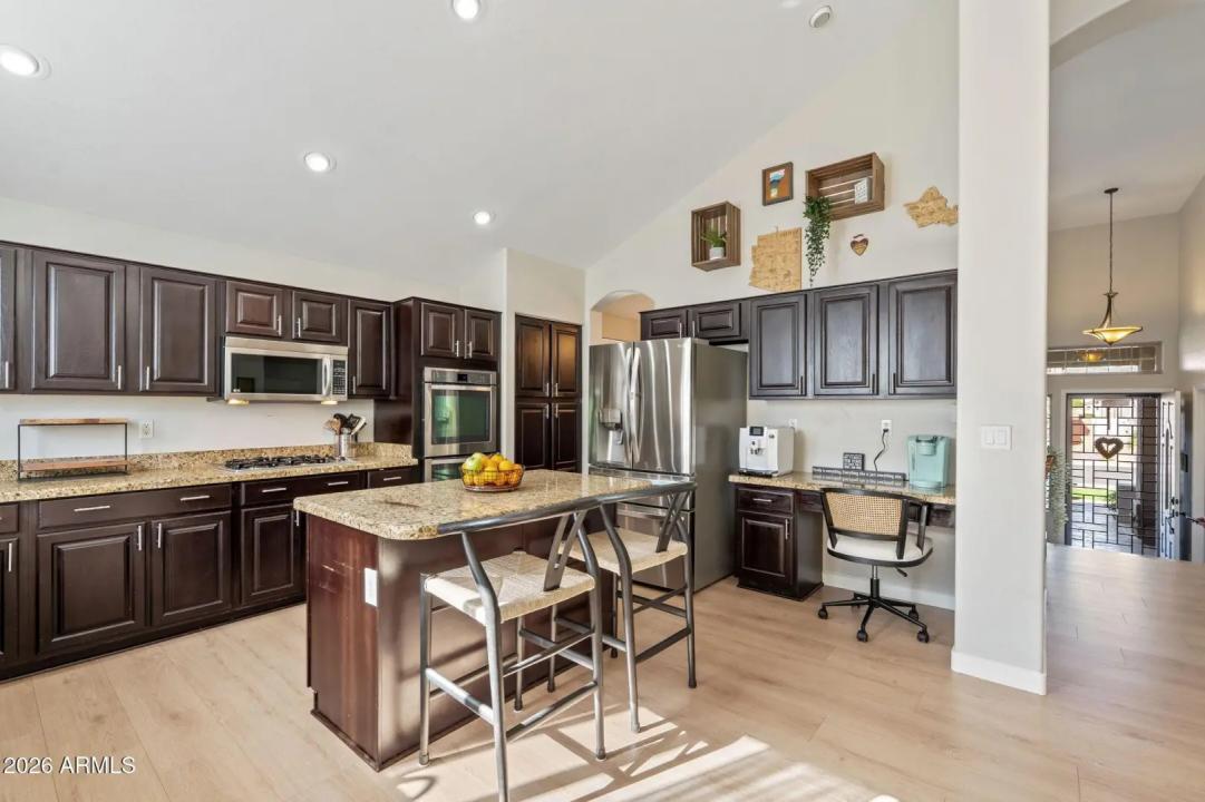 Real Estate Picture 16