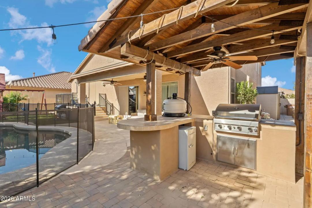 Real Estate Picture 19