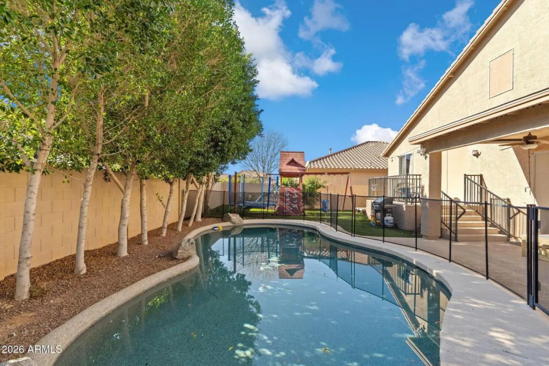 Real Estate Picture 20