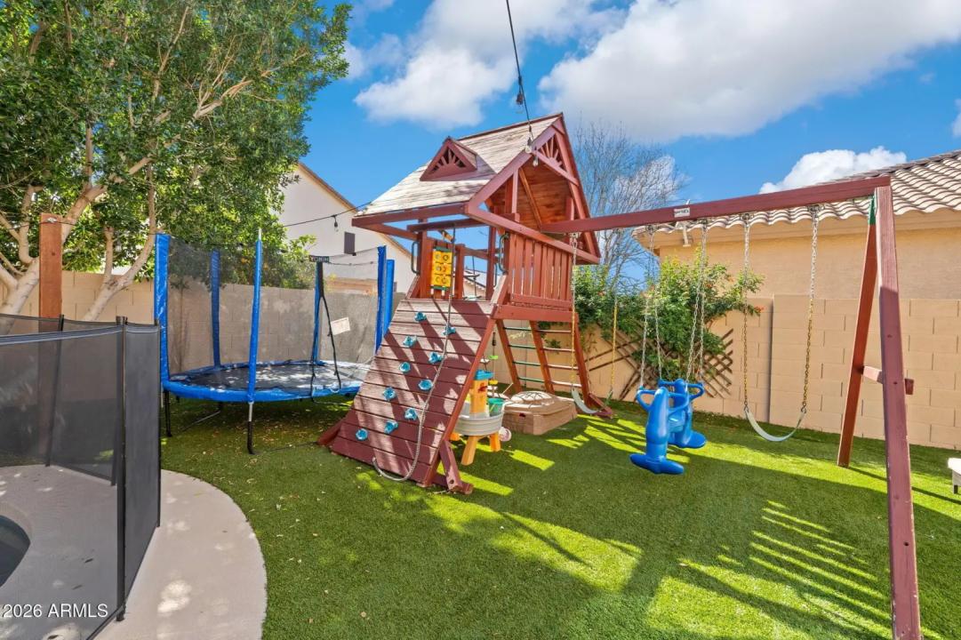 Real Estate Picture 21