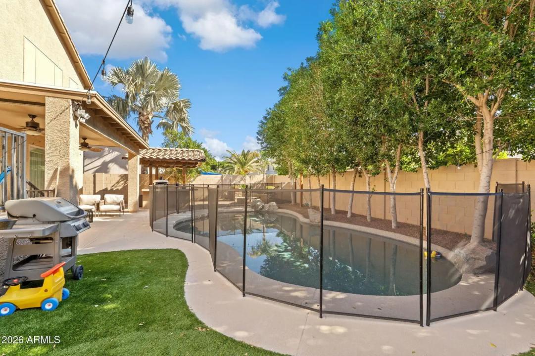 Real Estate Picture 22