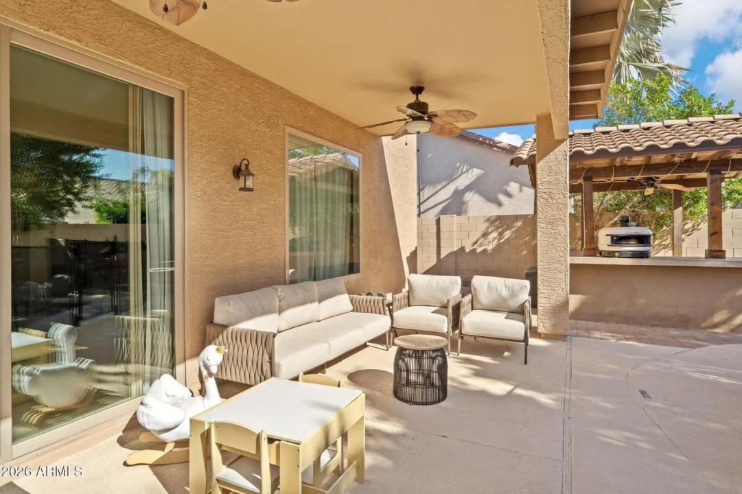 Real Estate Picture 23