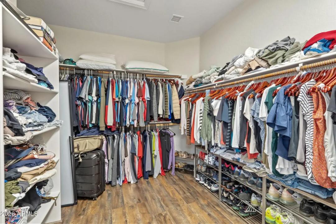 Real Estate Picture 33