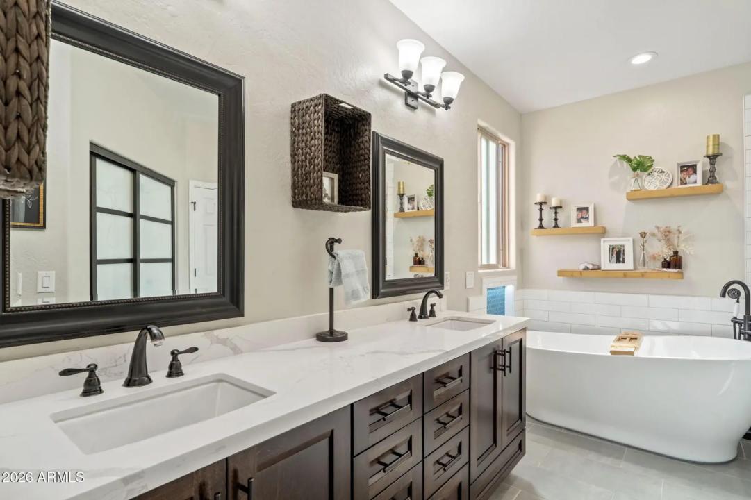 Real Estate Picture 40
