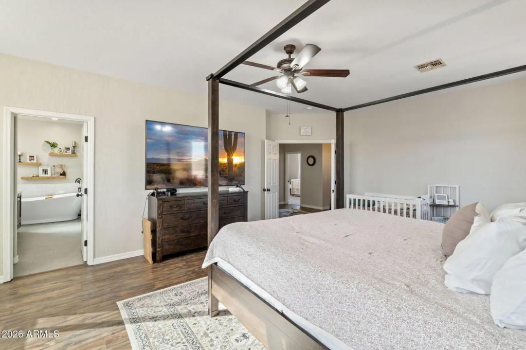 Real Estate Picture 42