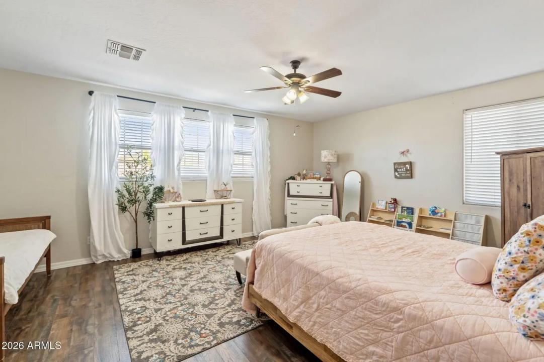 Real Estate Picture 48