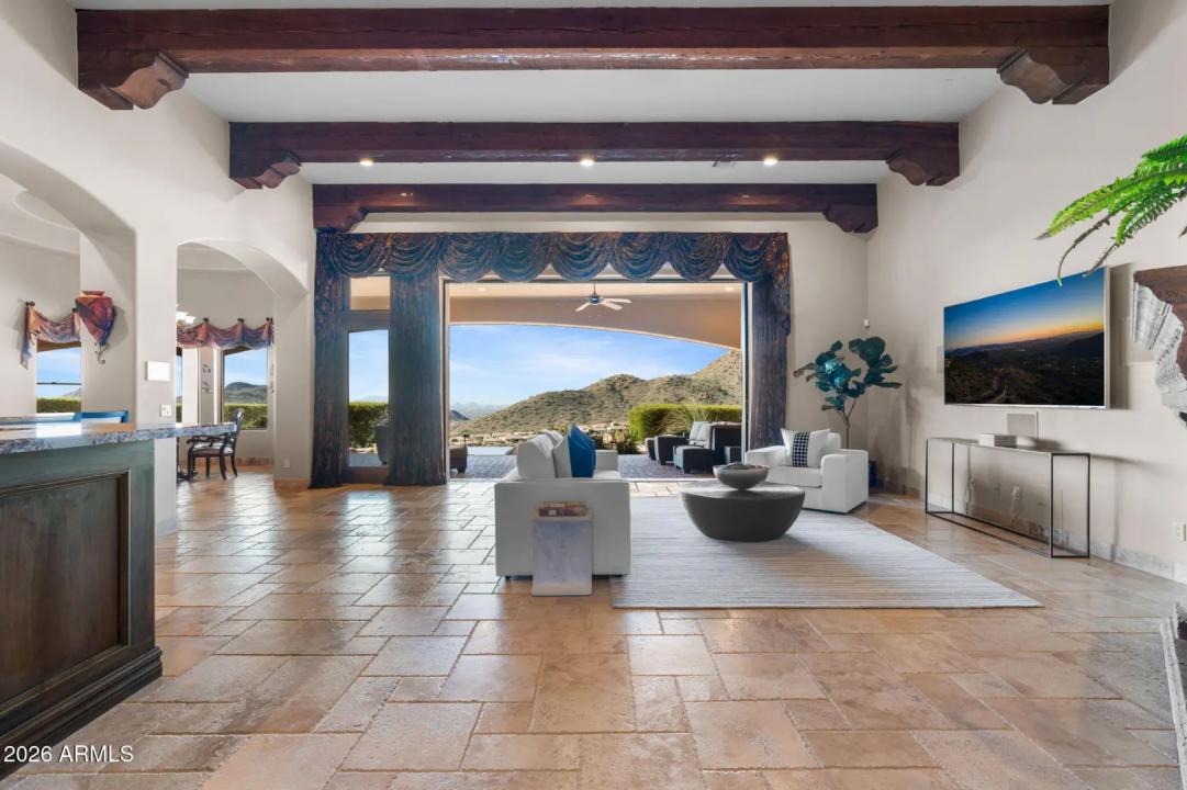 Real Estate Picture 3