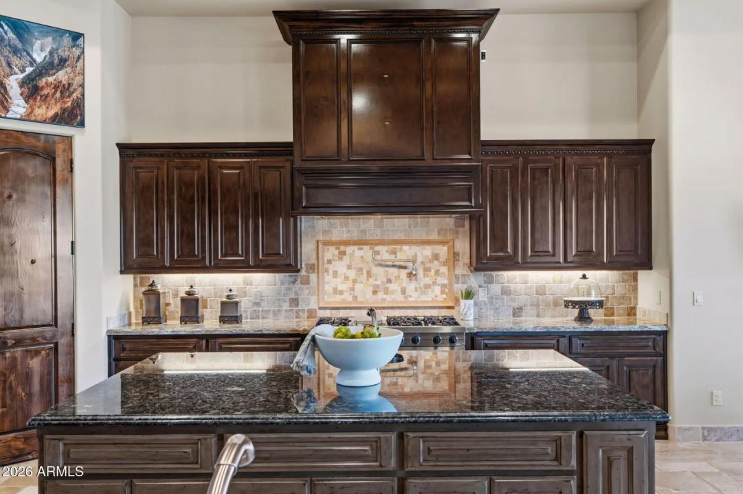 Real Estate Picture 6