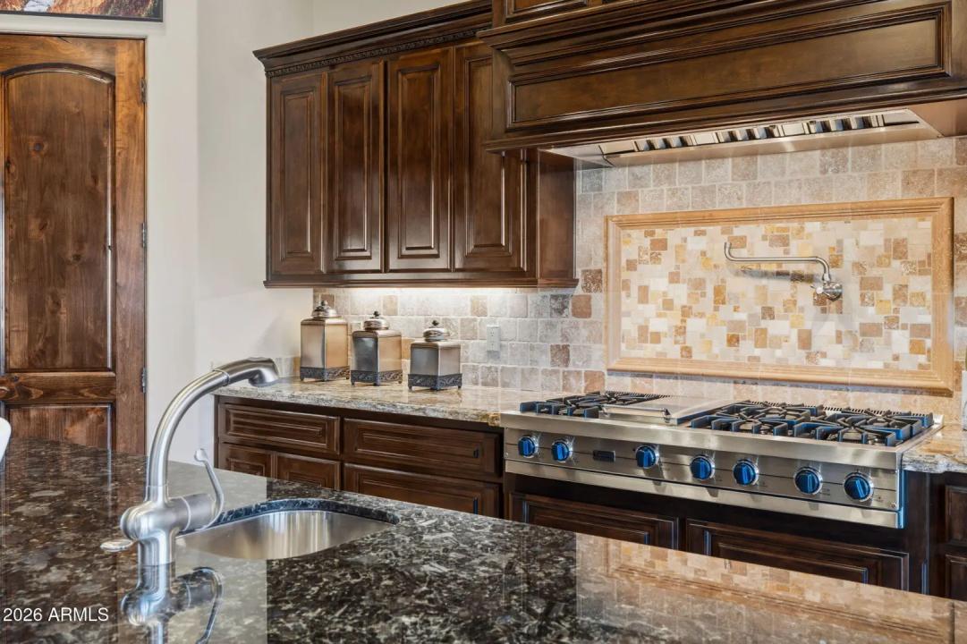 Real Estate Picture 7