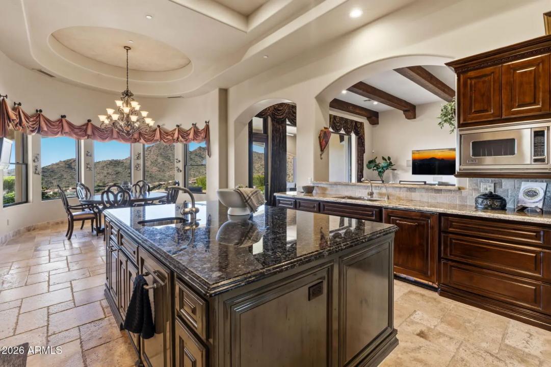 Real Estate Picture 8