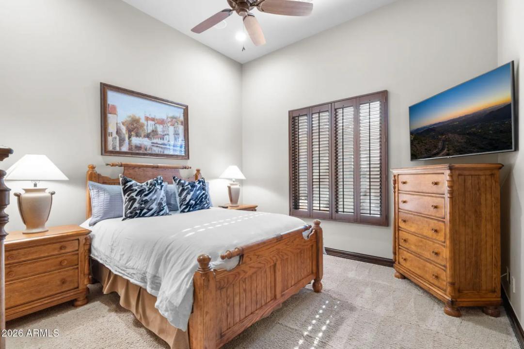 Real Estate Picture 22