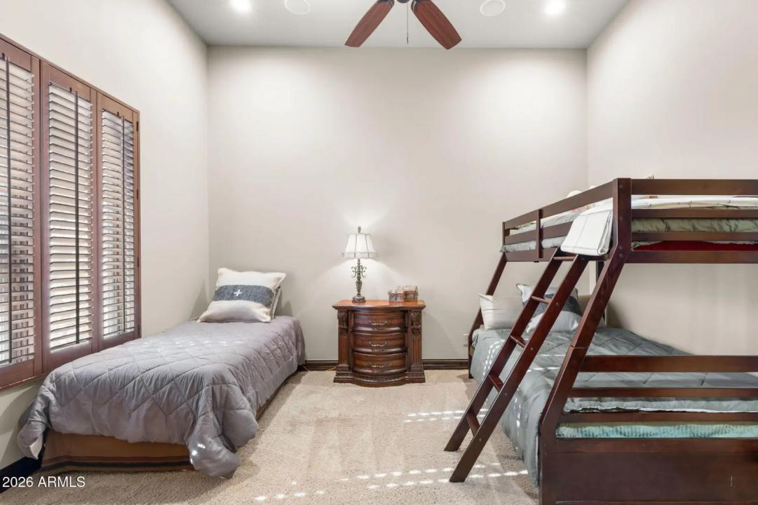 Real Estate Picture 24