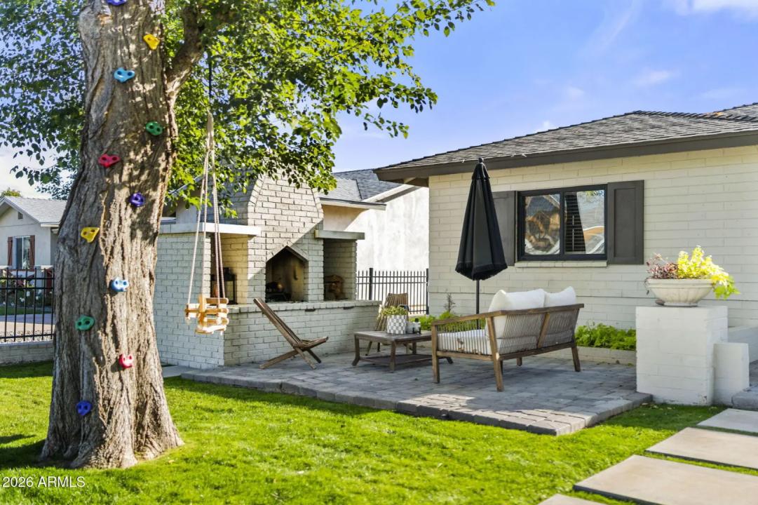 Real Estate Picture 2