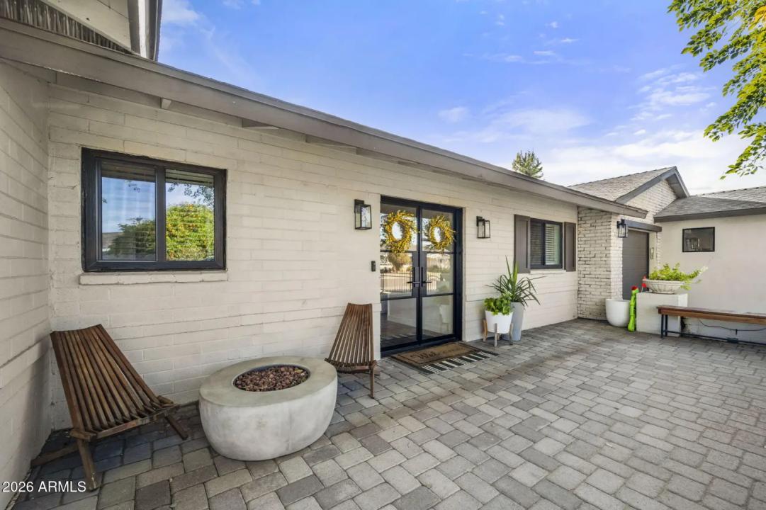 Real Estate Picture 6