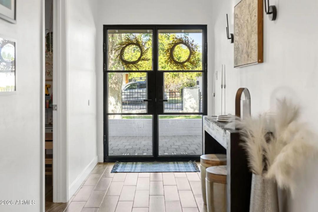 Real Estate Picture 7