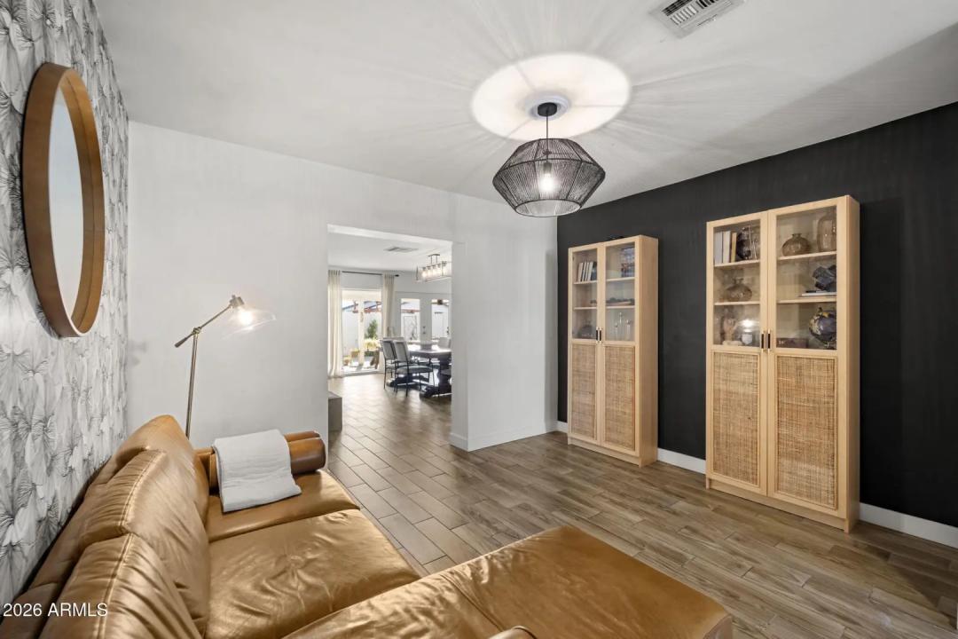 Real Estate Picture 9