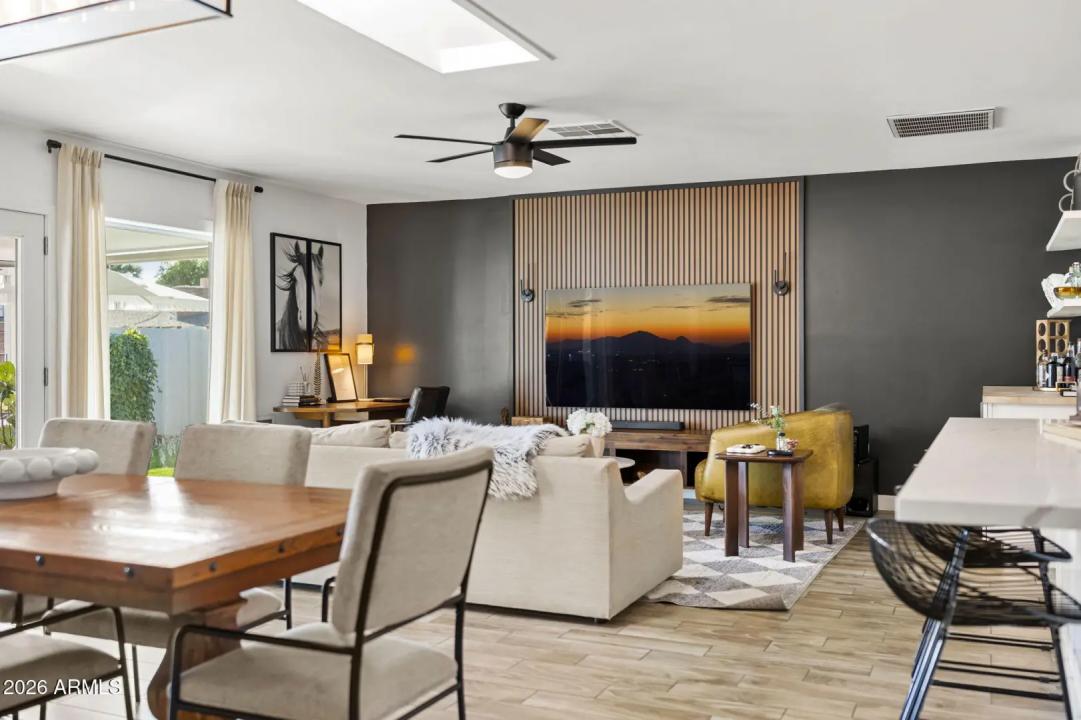 Real Estate Picture 15