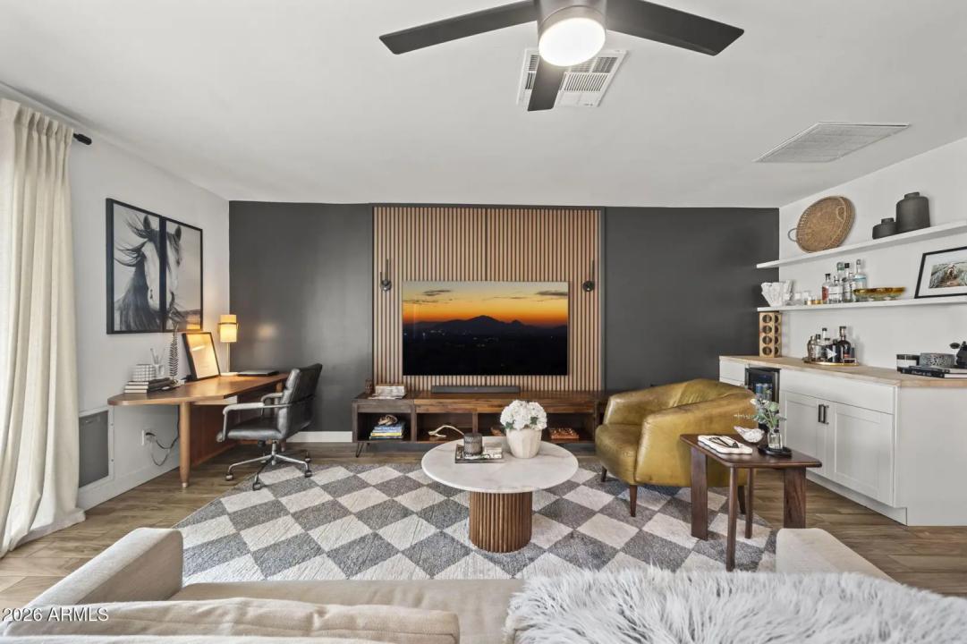 Real Estate Picture 18