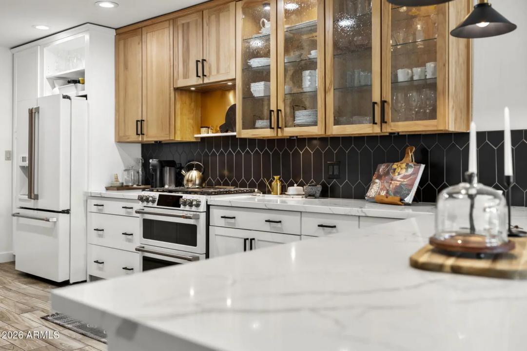 Real Estate Picture 12