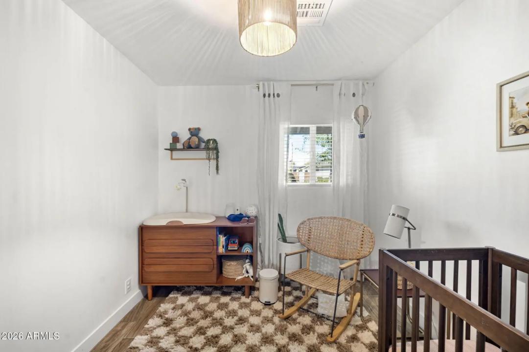 Real Estate Picture 34